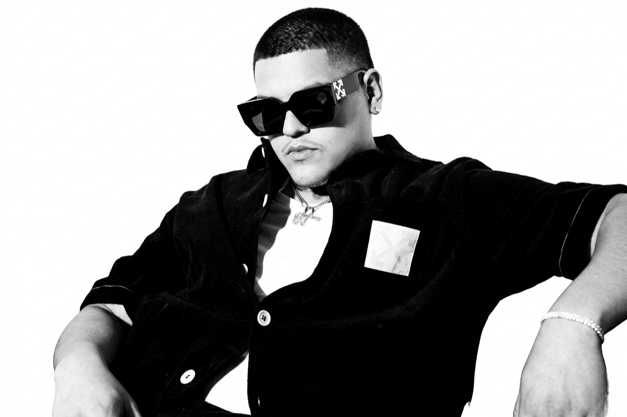 2Deep performing at SideBar in San Diego on Wednesday, May 6